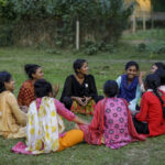 Rina (17), Mitte, und ihre Freundinnen  sind Auszubildende am Vocational Training Center der Caritas.