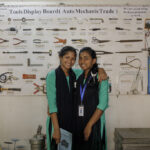 Rina (17), links,  ist wie ihre Freundin (rechts) Auszubildende am Vocational Training Center der Caritas.